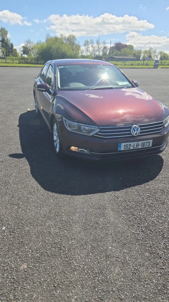 Volkswagen Passat 2015 - Image 2