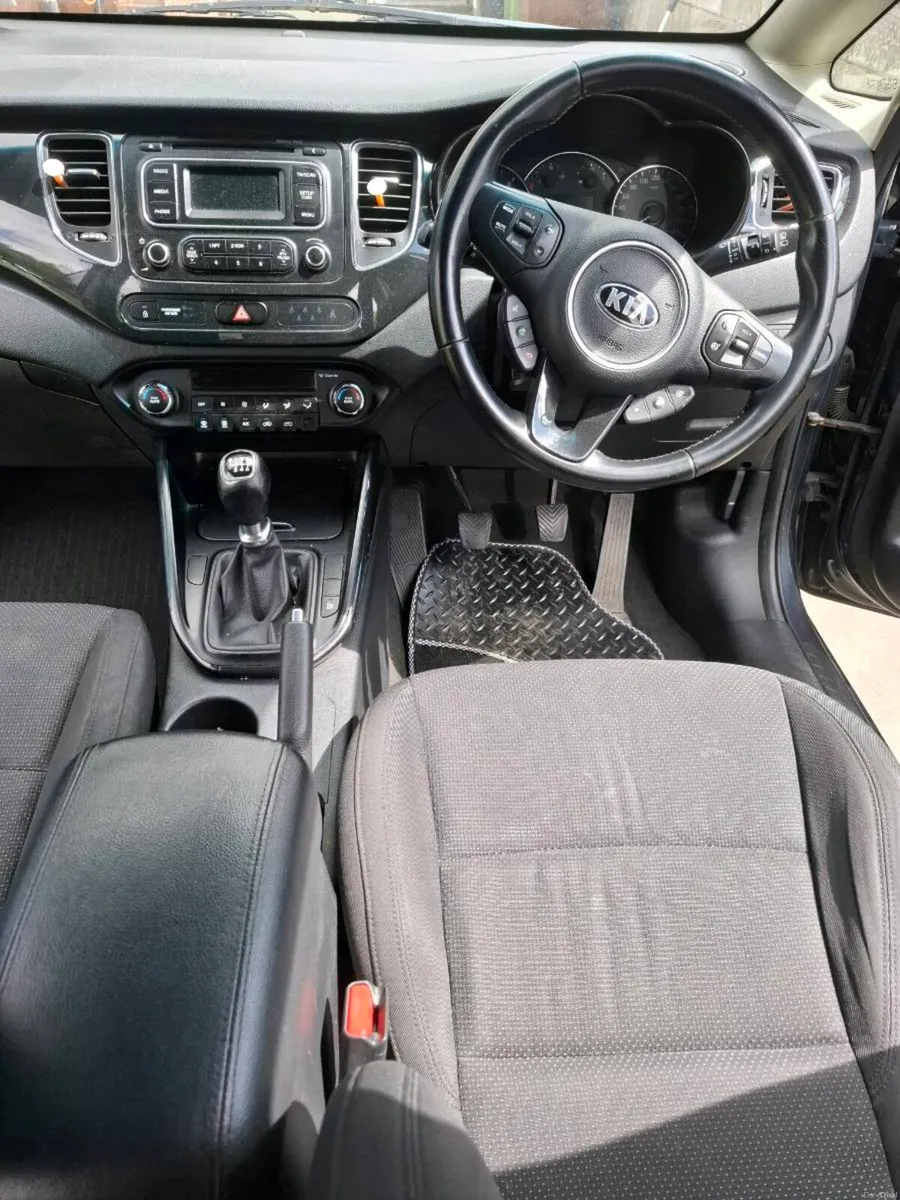 Kia Carens - Image 4
