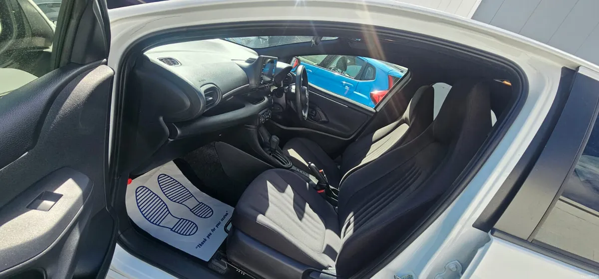 Toyota Yaris Automatic - Image 6