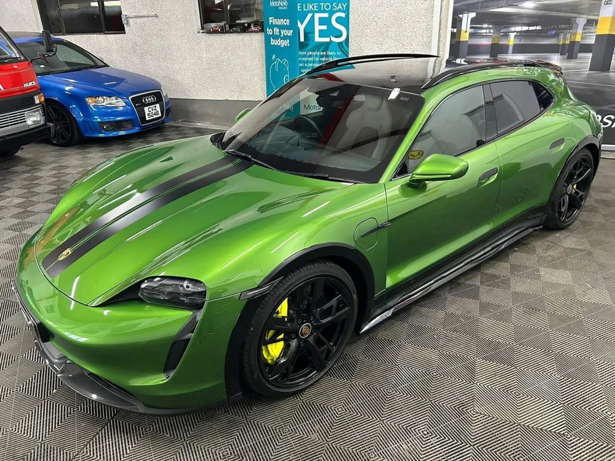 Porsche Taycan Turbo S Cross Turismo 2022 - Image 3