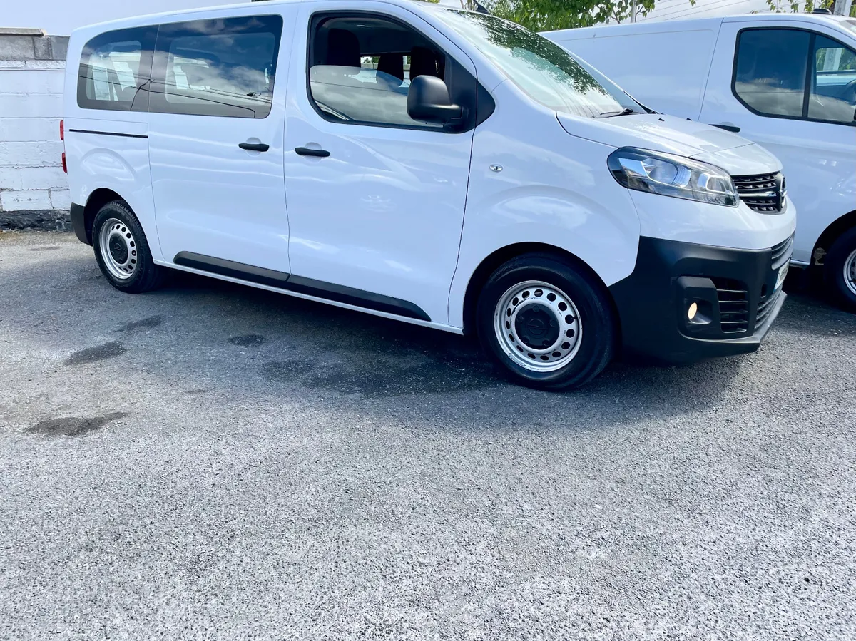 Opel E-Vivaro L1 50KWH EV 9 Seat Mini-Bus,2023 - Image 2