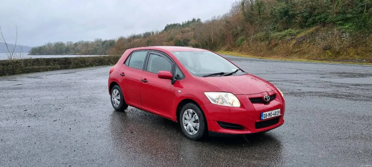Toyota Auris Terra Red Diesel 1.4L - Image 1