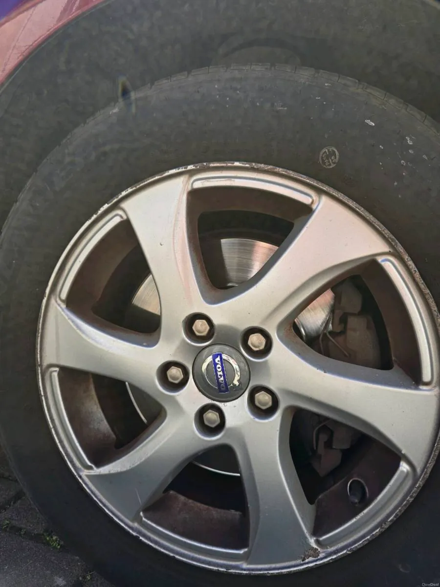 Volvo v40 country cross ( Low millage) - Image 5