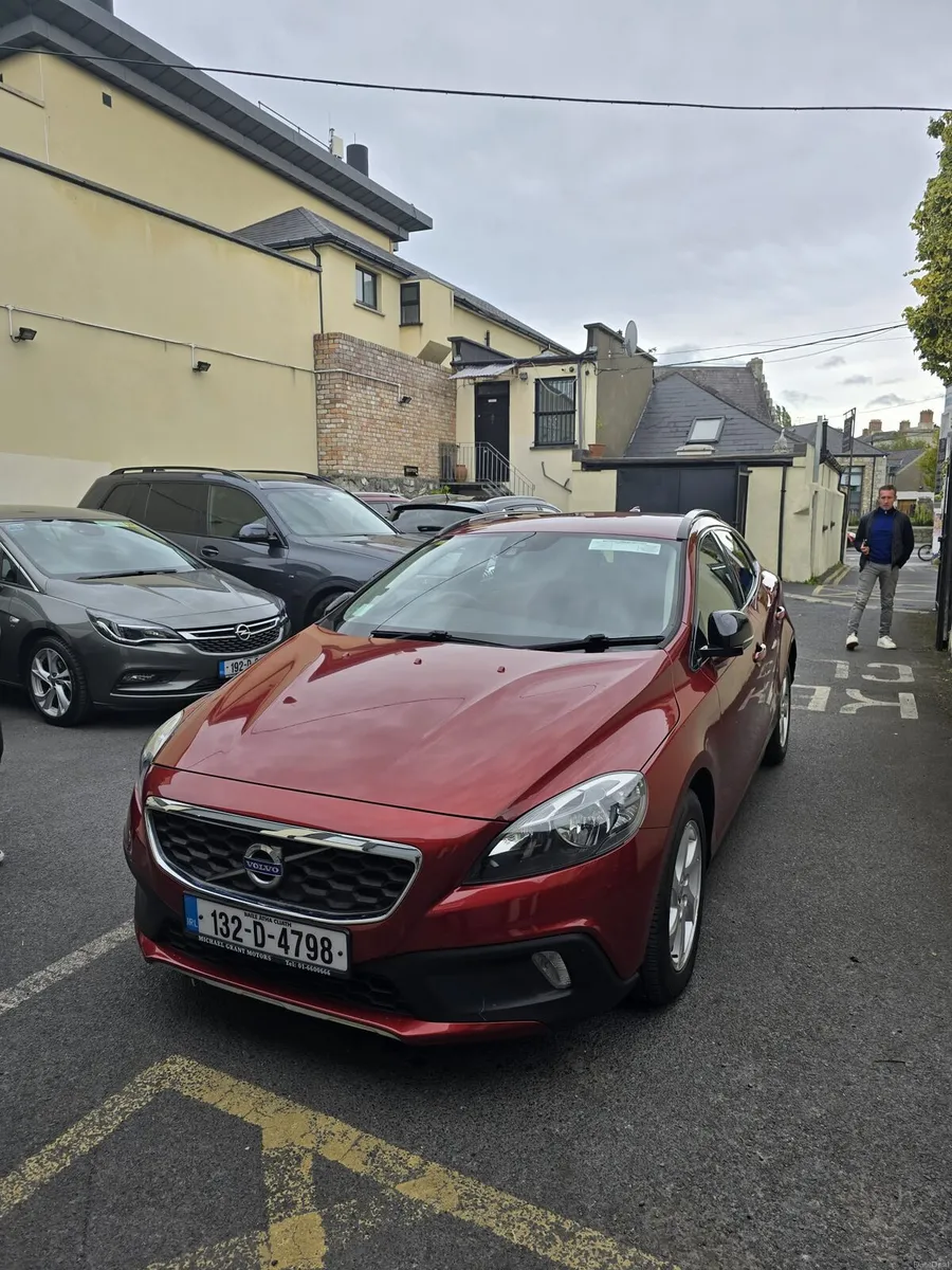 Volvo v40 country cross ( Low millage) - Image 3