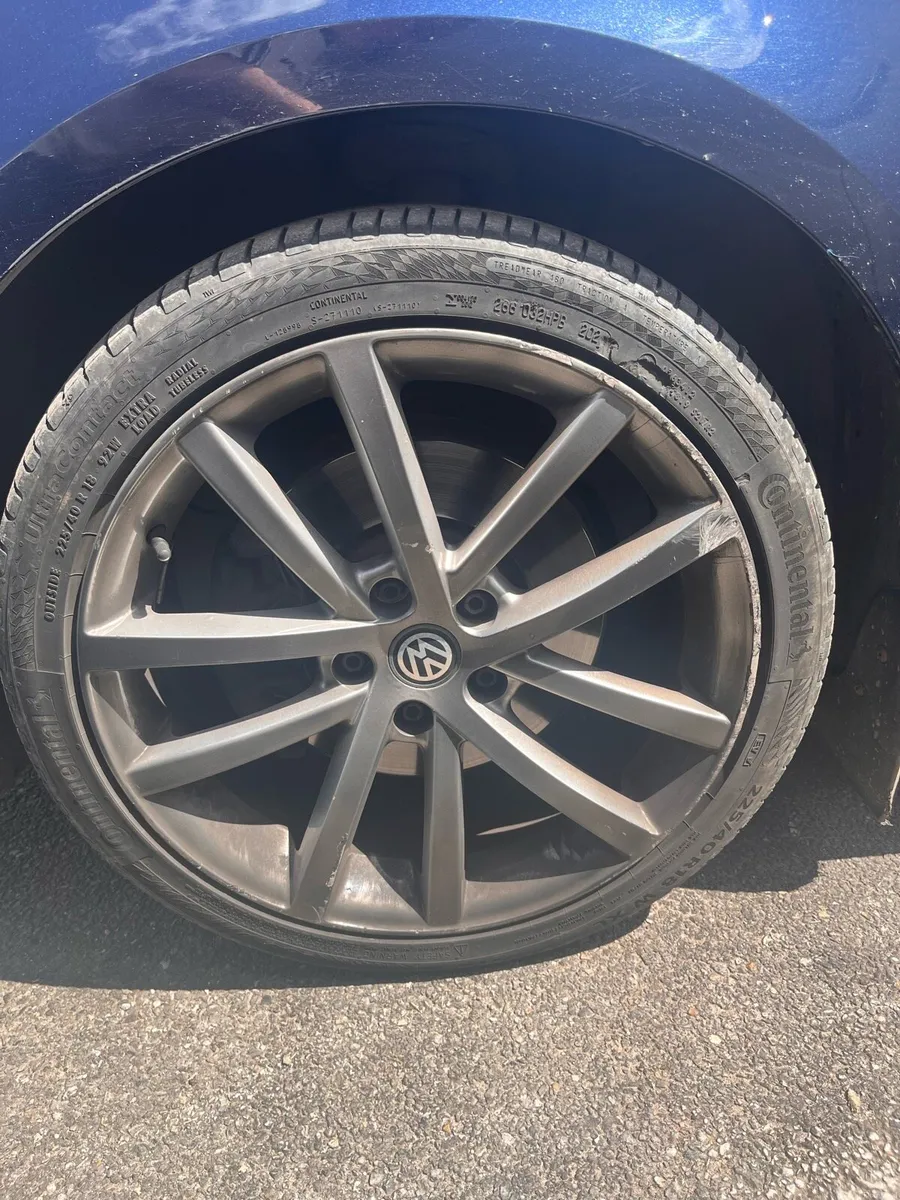 2011 Volkswagen Passat 1.6L Diesel - Image 4
