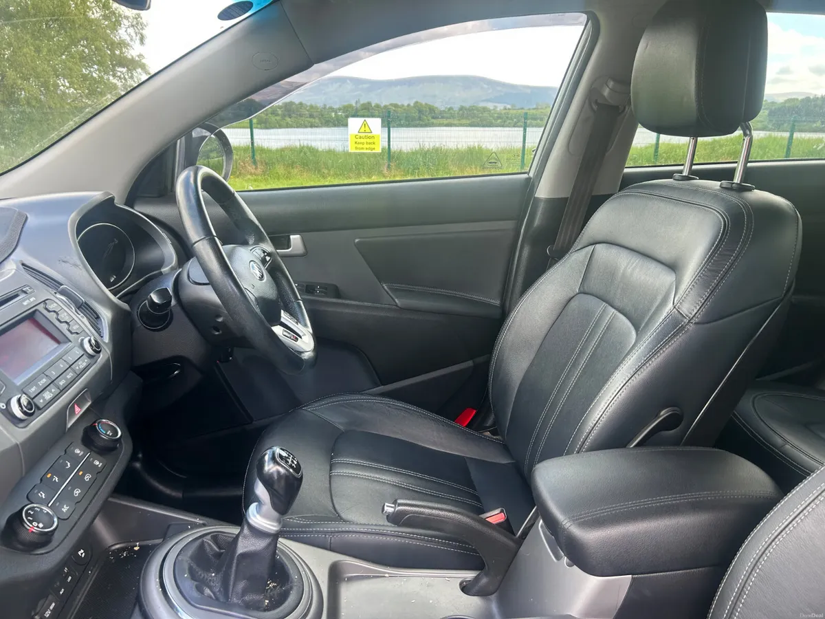 Kia Sportage 2015, low milage , black leather - Image 4