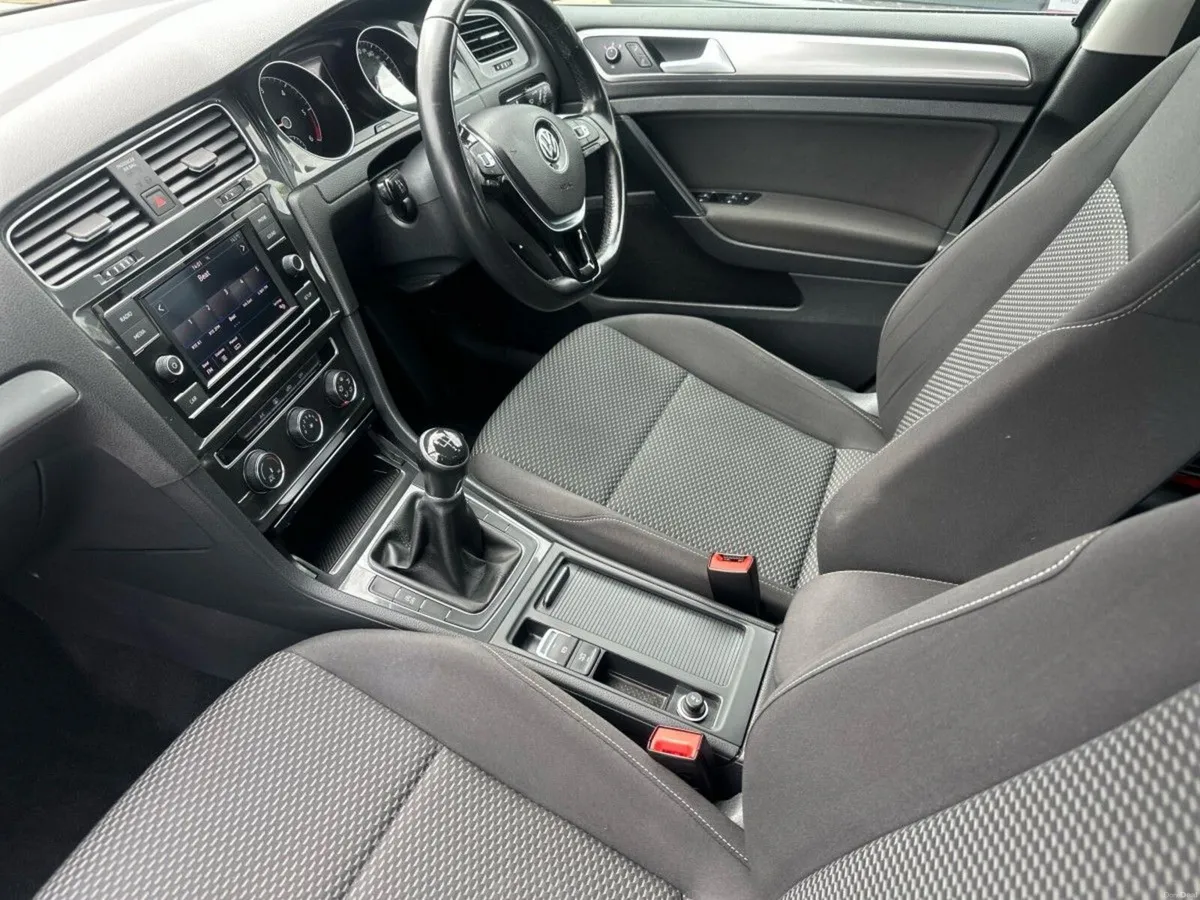 Volkswagen Golf TRENDLINE 1.6TDI 115HP MANUAL - Image 3