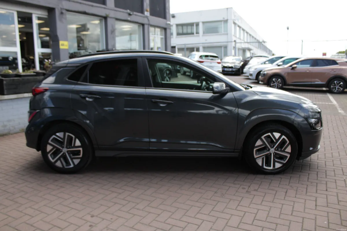 2022 HYUNDIA KONA EV PREMIUM 64 KWH 5DR AUTO - Image 3