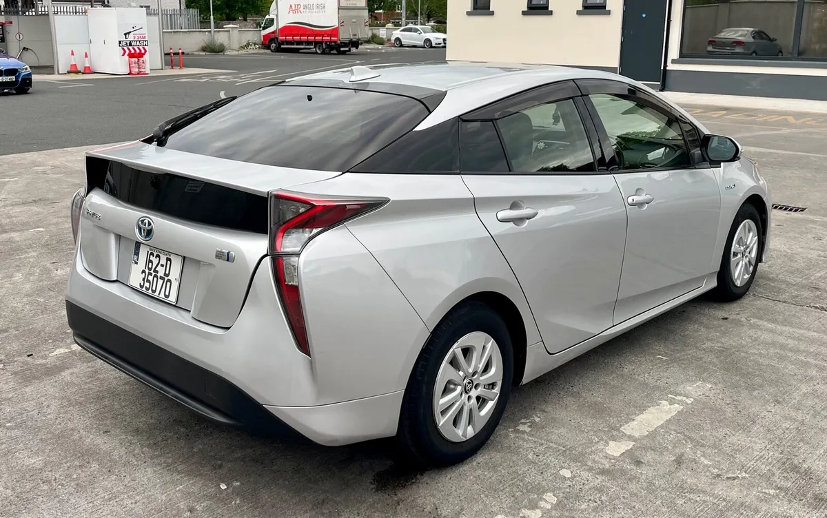 2016 Toyota Prius Hybrid New NCT - Image 4