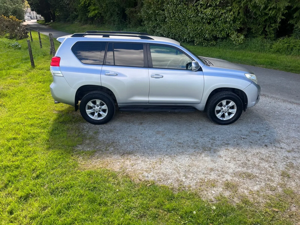 Toyota Land Cruiser 2010 - Image 3