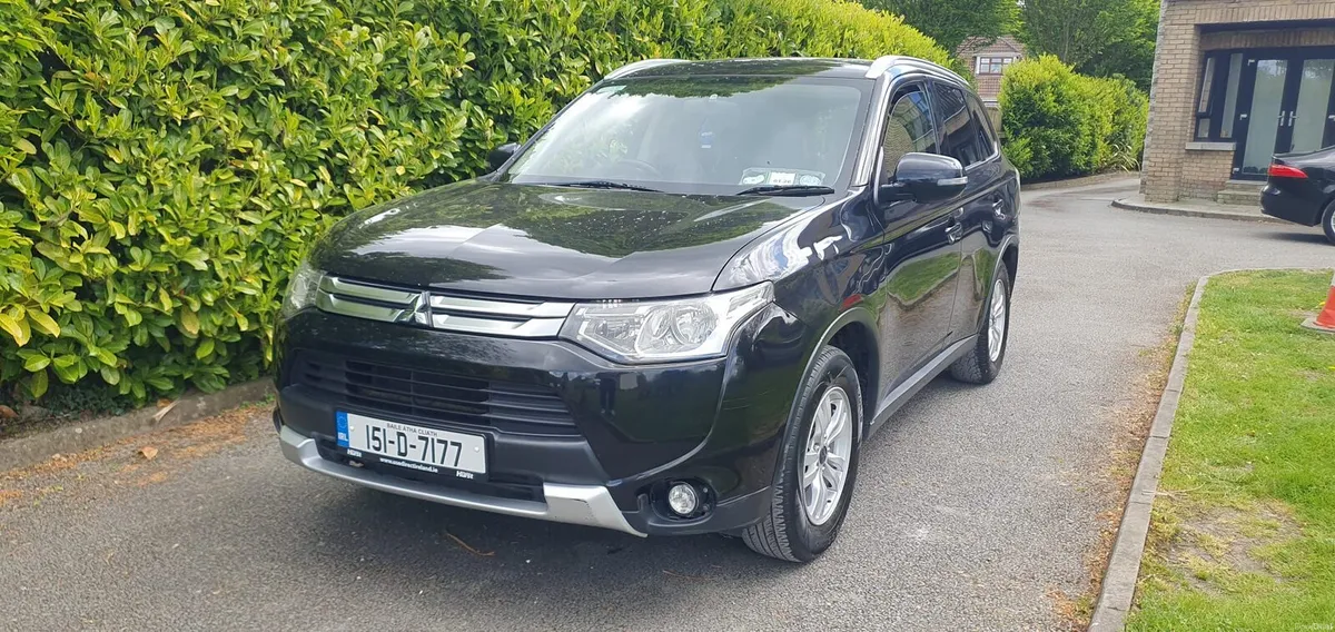 2015 mitsubishi outlander - Image 1