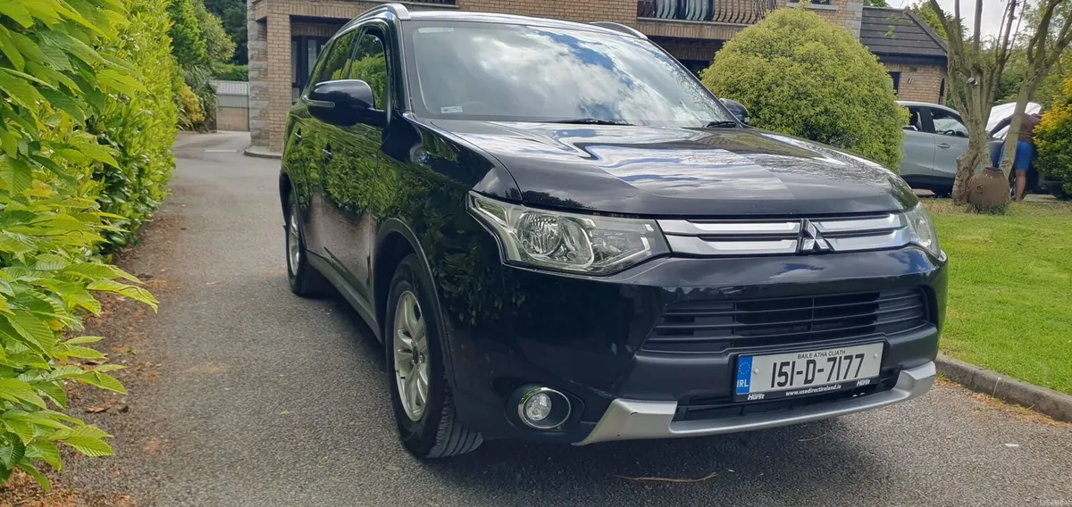 2015 mitsubishi outlander - Image 2