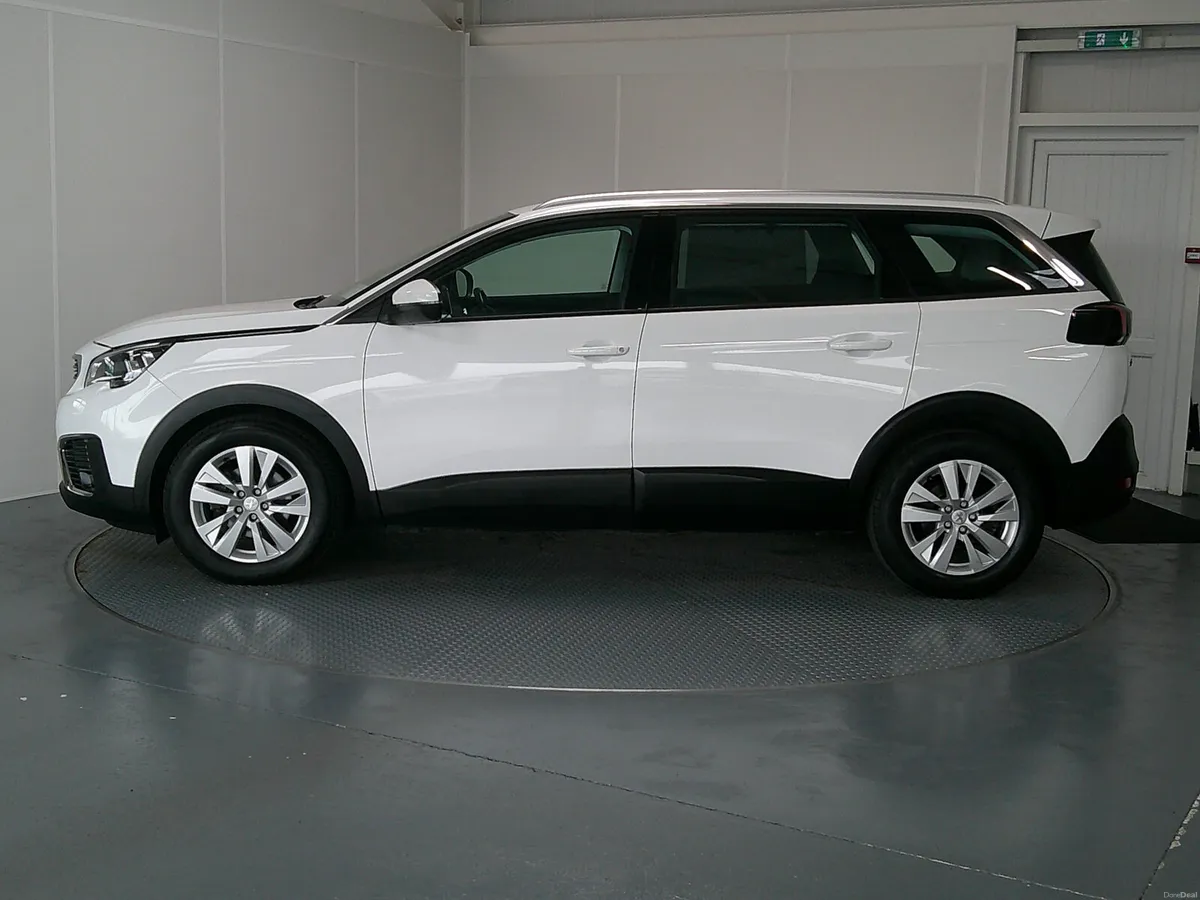PEUGEOT 5008 2018 - Image 4