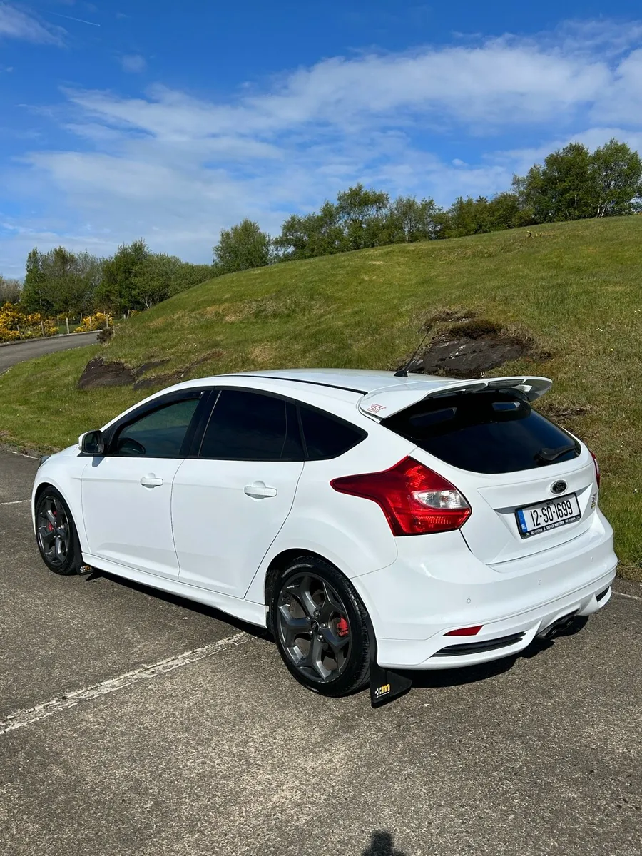2012 Ford Focus ST-2 Mountune - Image 2