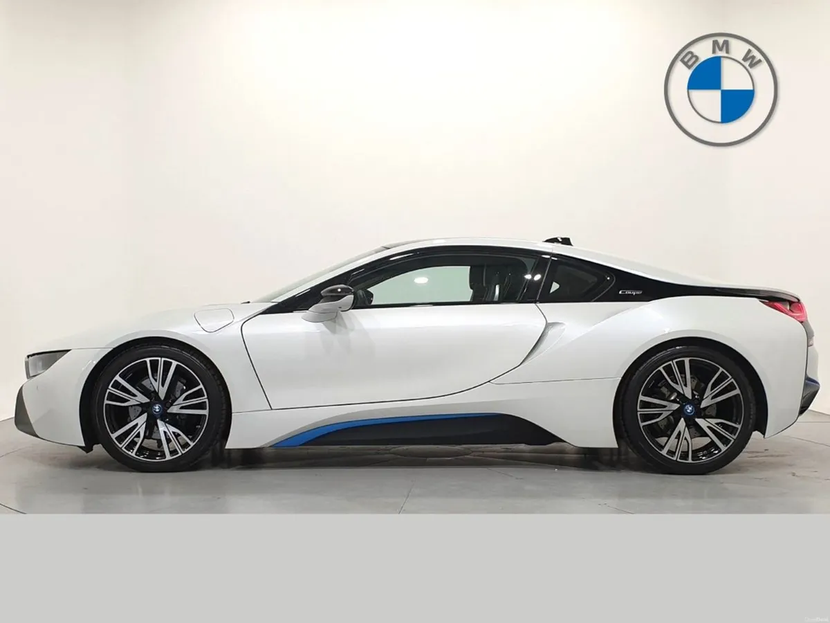 BMW i8 Coupe - Image 4