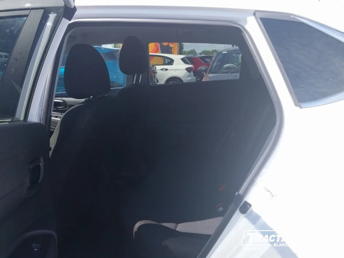 Hyundai i20 DELUXE PLUS 5DR - Image 6