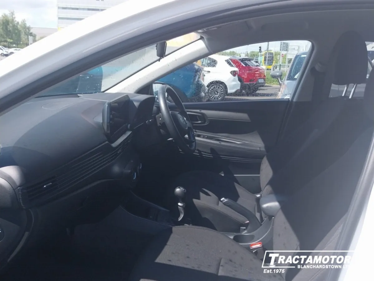 Hyundai i20 DELUXE PLUS 5DR - Image 4