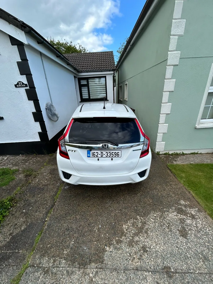 162 Honda Fit 1.5 Hybrid Automatic - Image 3