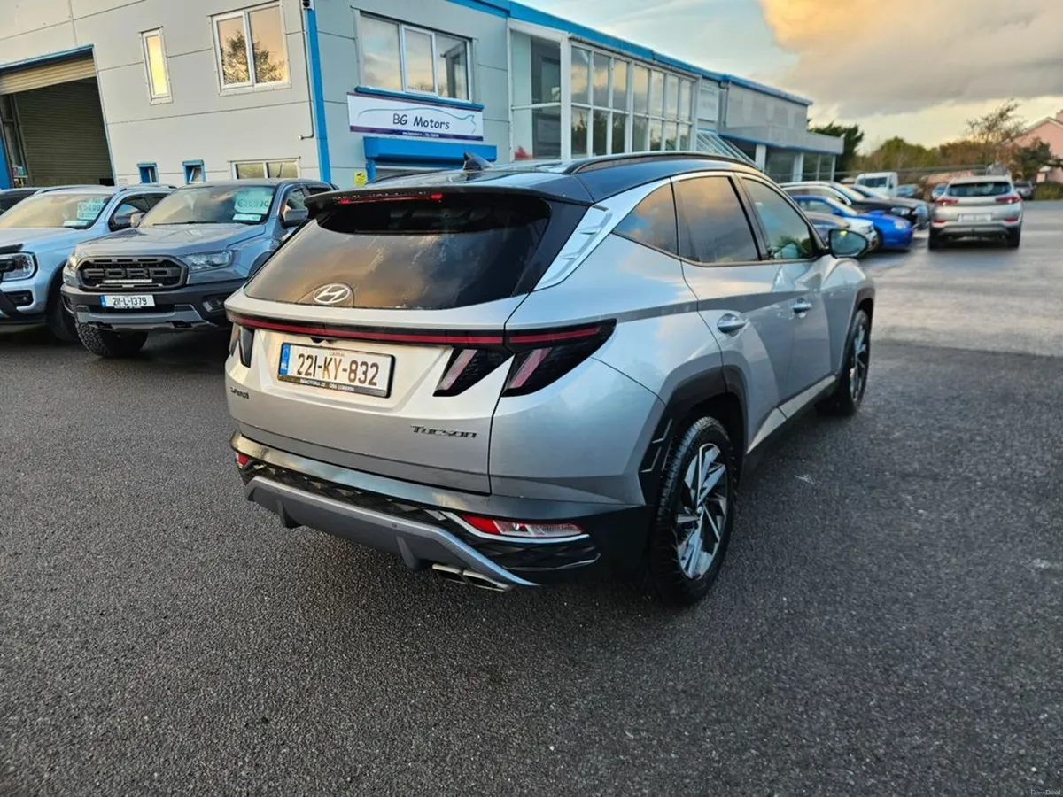 Hyundai Tucson Executive Plus 2tone 5DR - Image 2