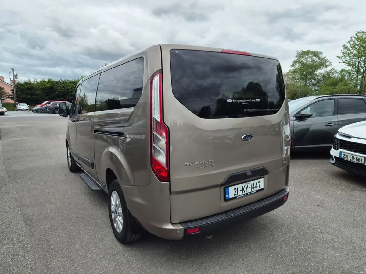 Ford Transit Custom Kombi 320L Trend 2.0TD130 4 - Image 3
