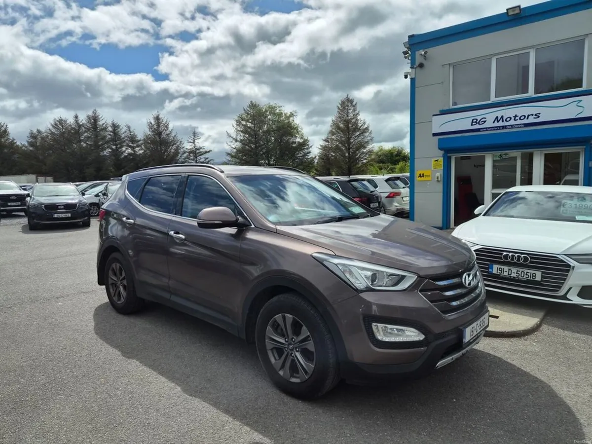 Hyundai Santa Fe Executive 7 Seater - Image 1