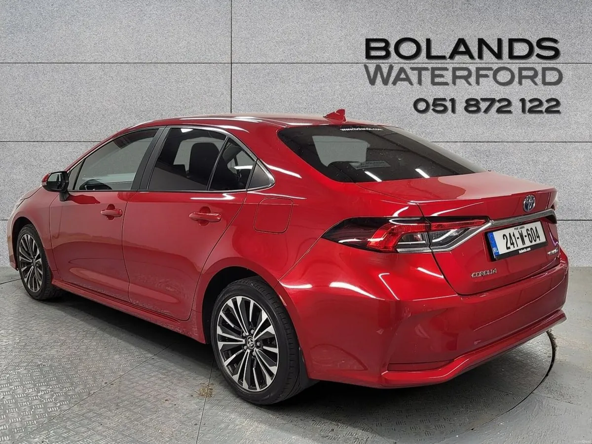Toyota Corolla 1.8 Hybrid Luna Sport Saloon - Image 3