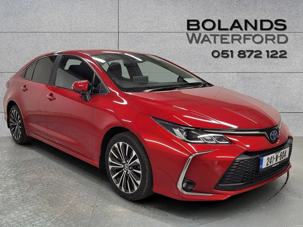 Toyota Corolla 1.8 Hybrid Luna Sport Saloon - Image 1