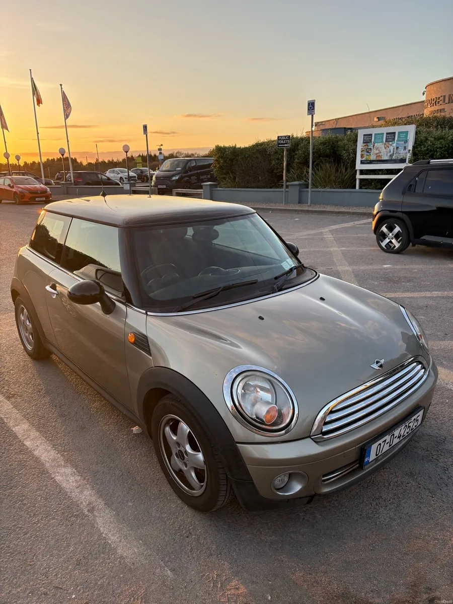 Mini Cooper 2007 Hatchback - Image 2
