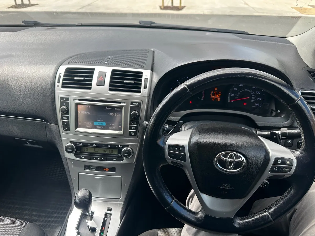 Toyota Avensis 2013 - Image 4