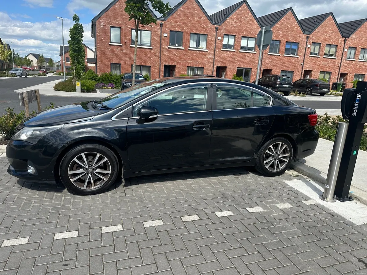 Toyota Avensis 2013 - Image 1