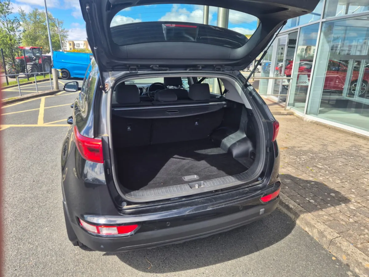 Kia Sportage LX 1.7 5DR LOW MILEAGE - Image 4
