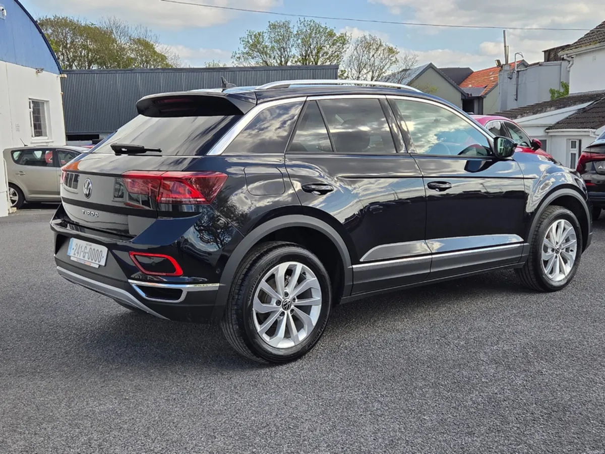 Volkswagen T-Roc 2.0 Diesel Style auto Only 3k kms - Image 3