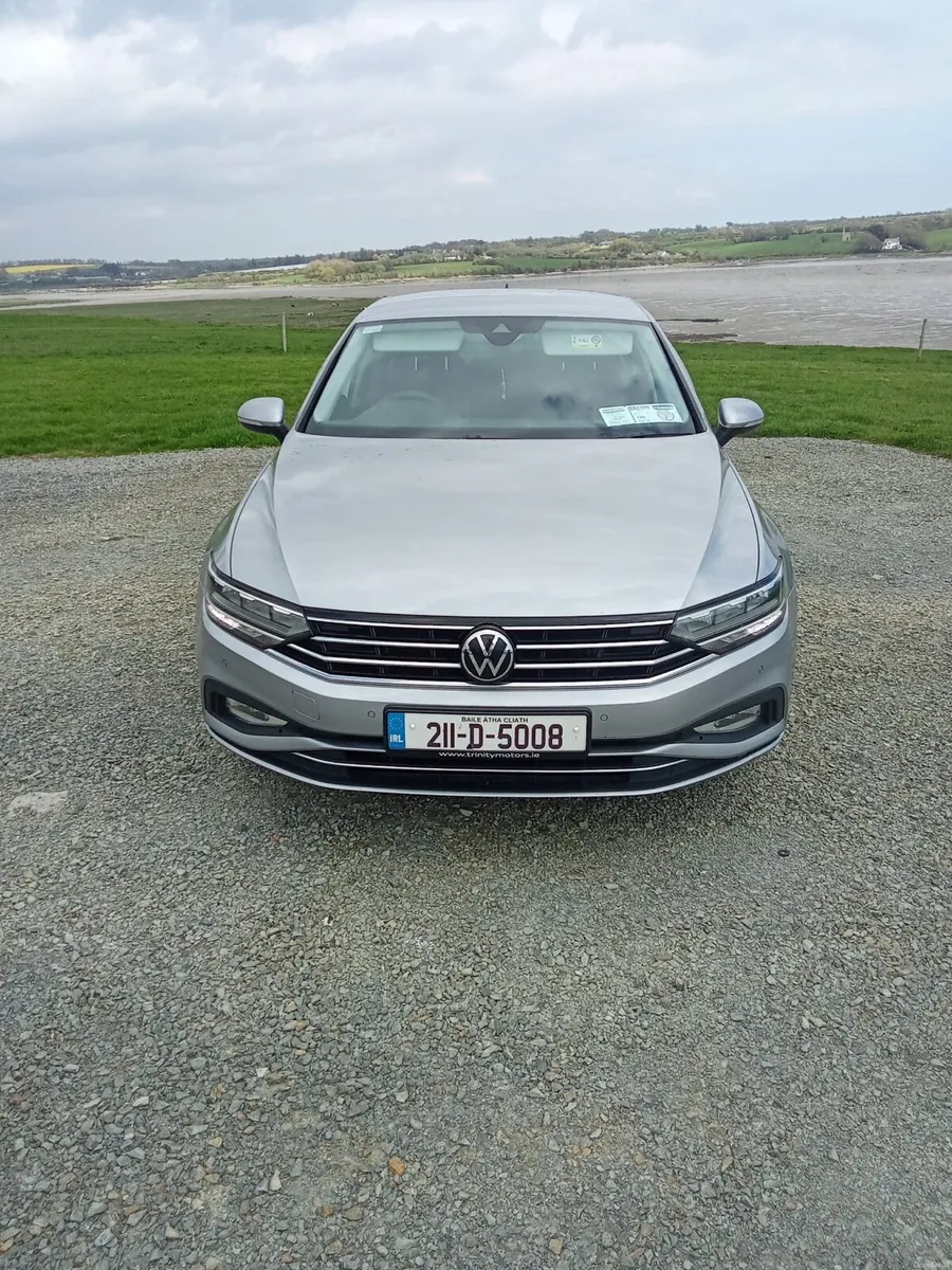 Volkswagen Passat - Image 1