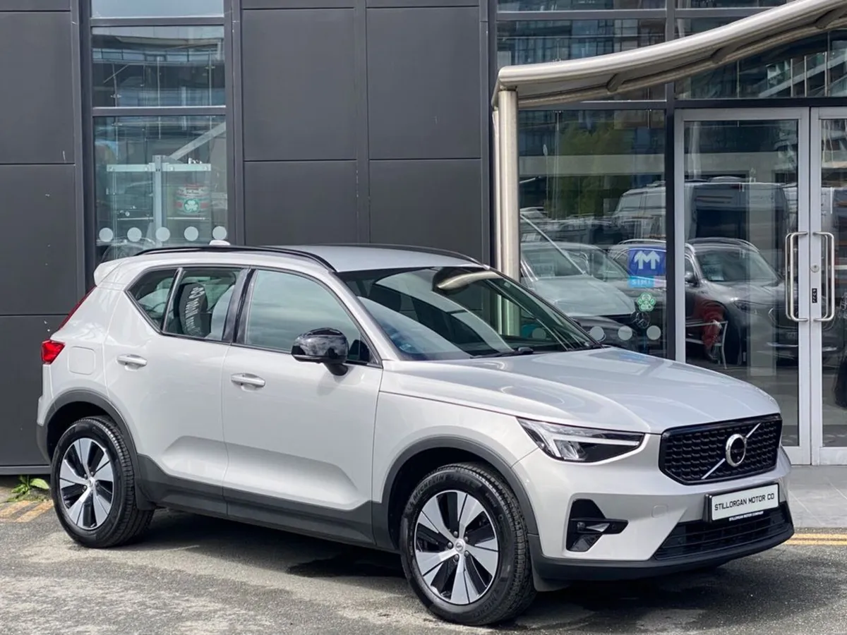 Volvo XC40 T4 Dark Plus Recharge Auto (PHEV) - Image 1