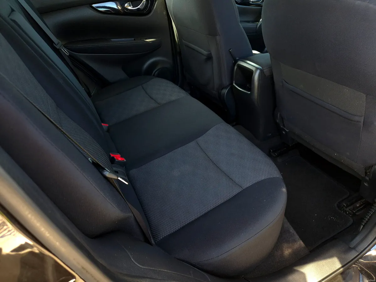 2017 Nissan Qashqai  1.5 DCI ACENTA - Image 4