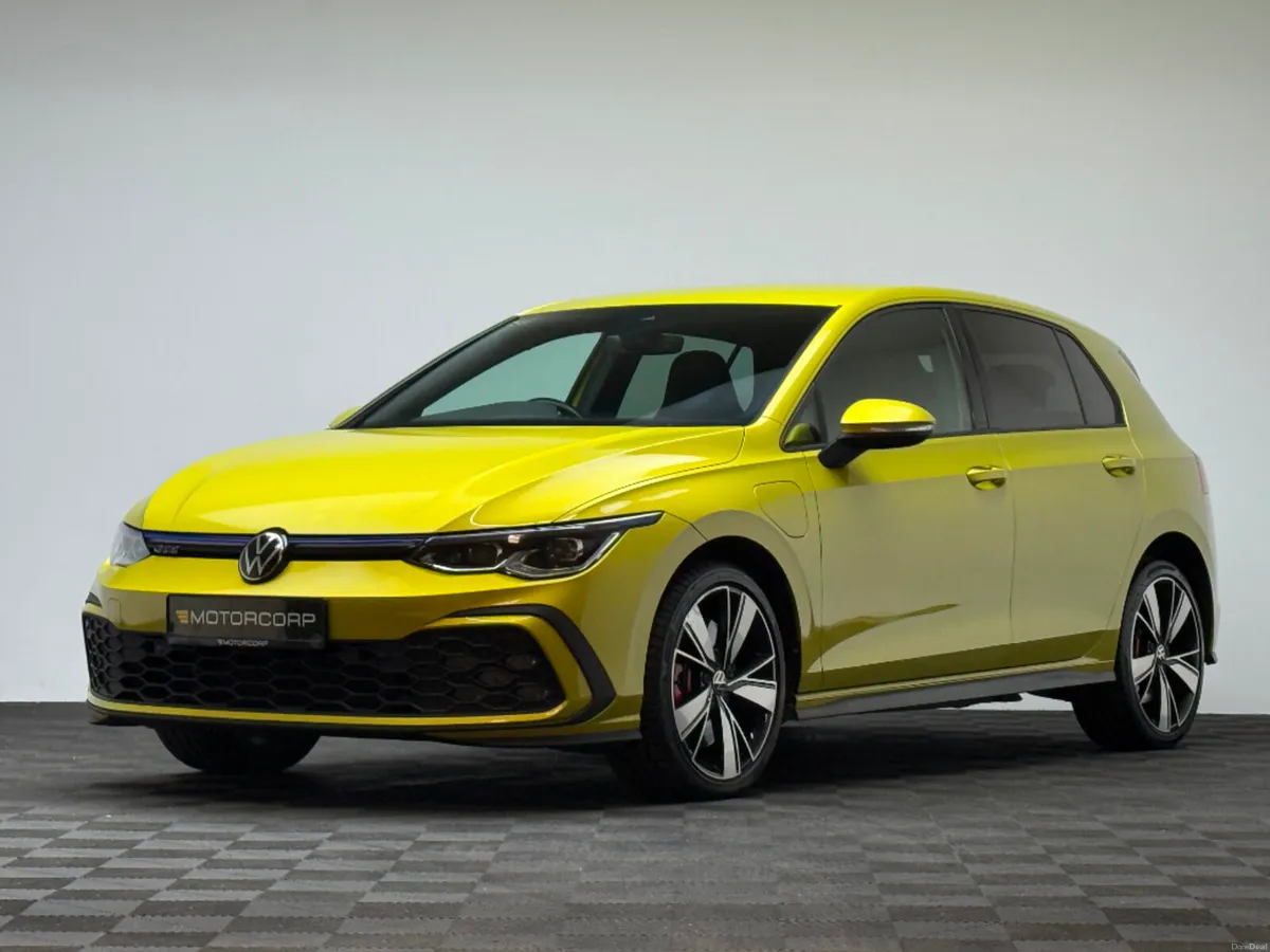 Volkswagen Golf GTE 1.4 TSI PHEV DSG - Image 3
