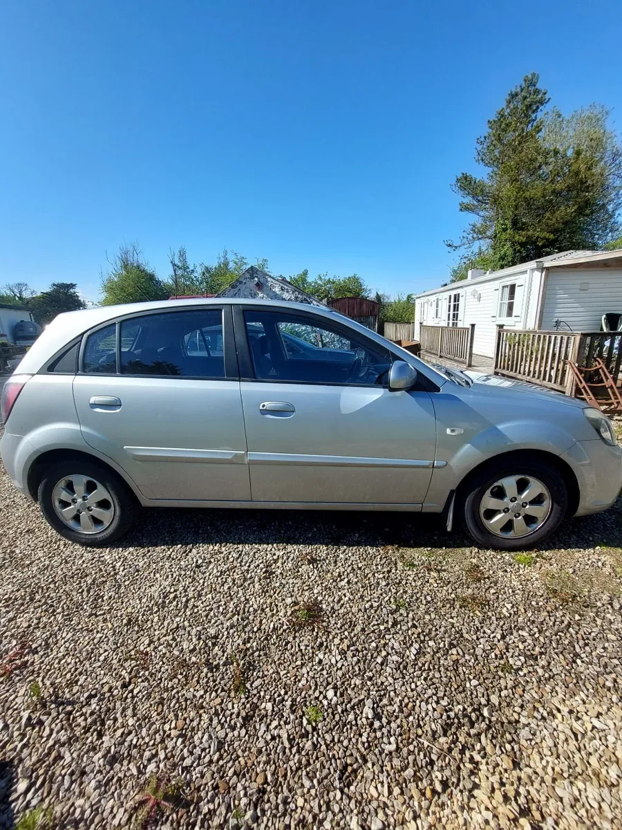 Kia Rio 2011 - Image 1