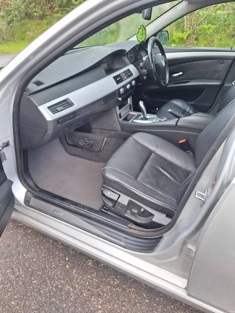 BMW 5-Series 2008 - Image 4