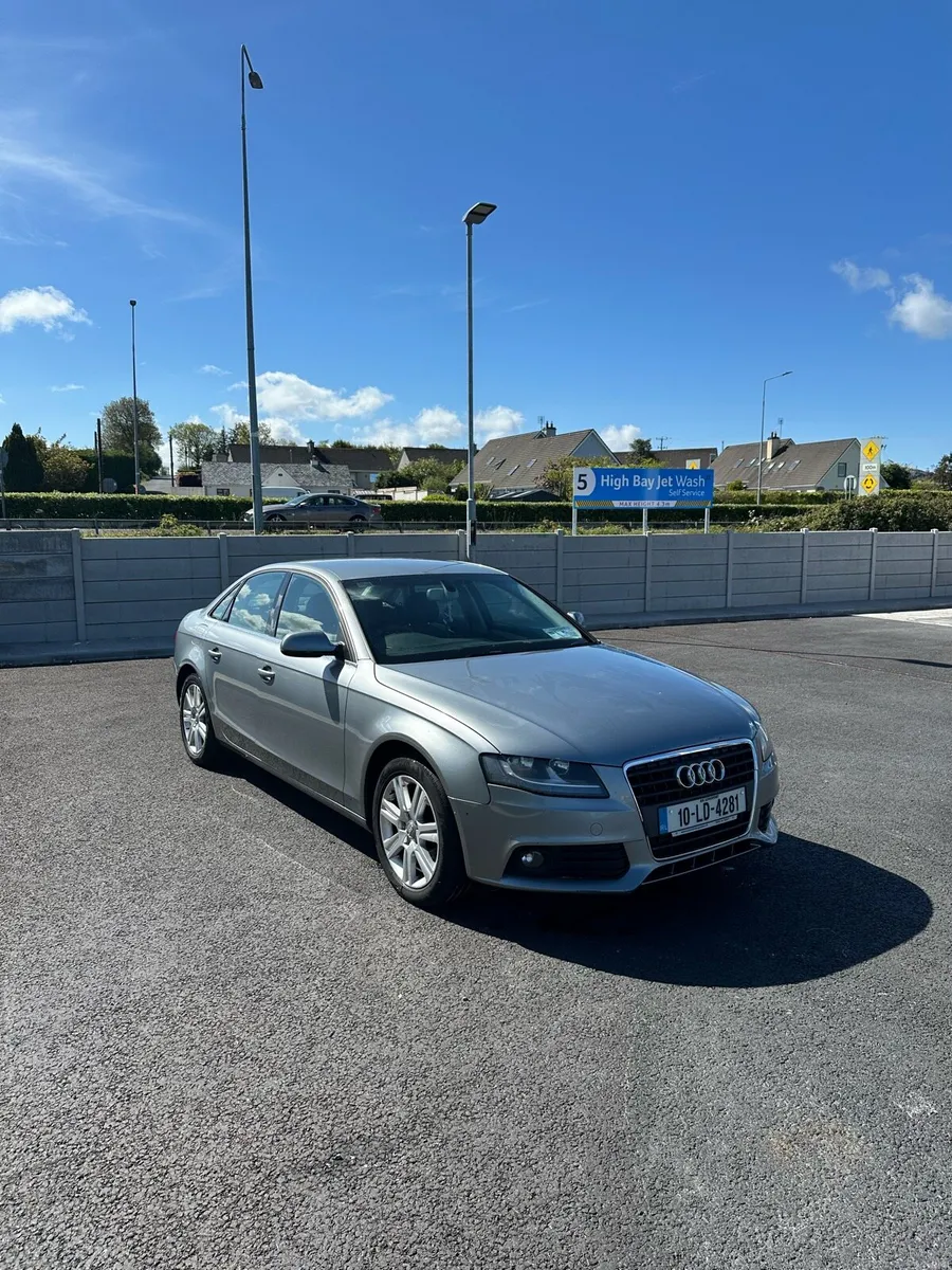 Audi A4 B8 2010 - Image 1
