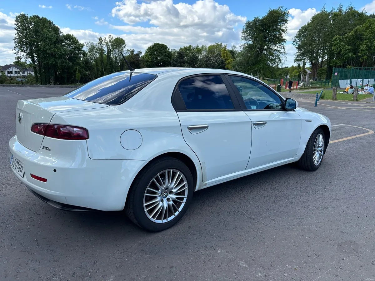 2010 Alfa Romeo 159 Lusso 2.0 Diesel - Red Leather - Image 3