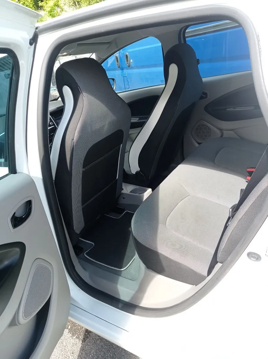 Renault Zoe ZE 2014, taxed and tested till 2027 - Image 3