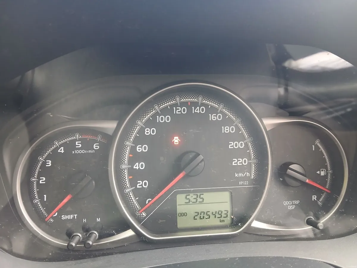 Toyota Yaris luna - Image 4