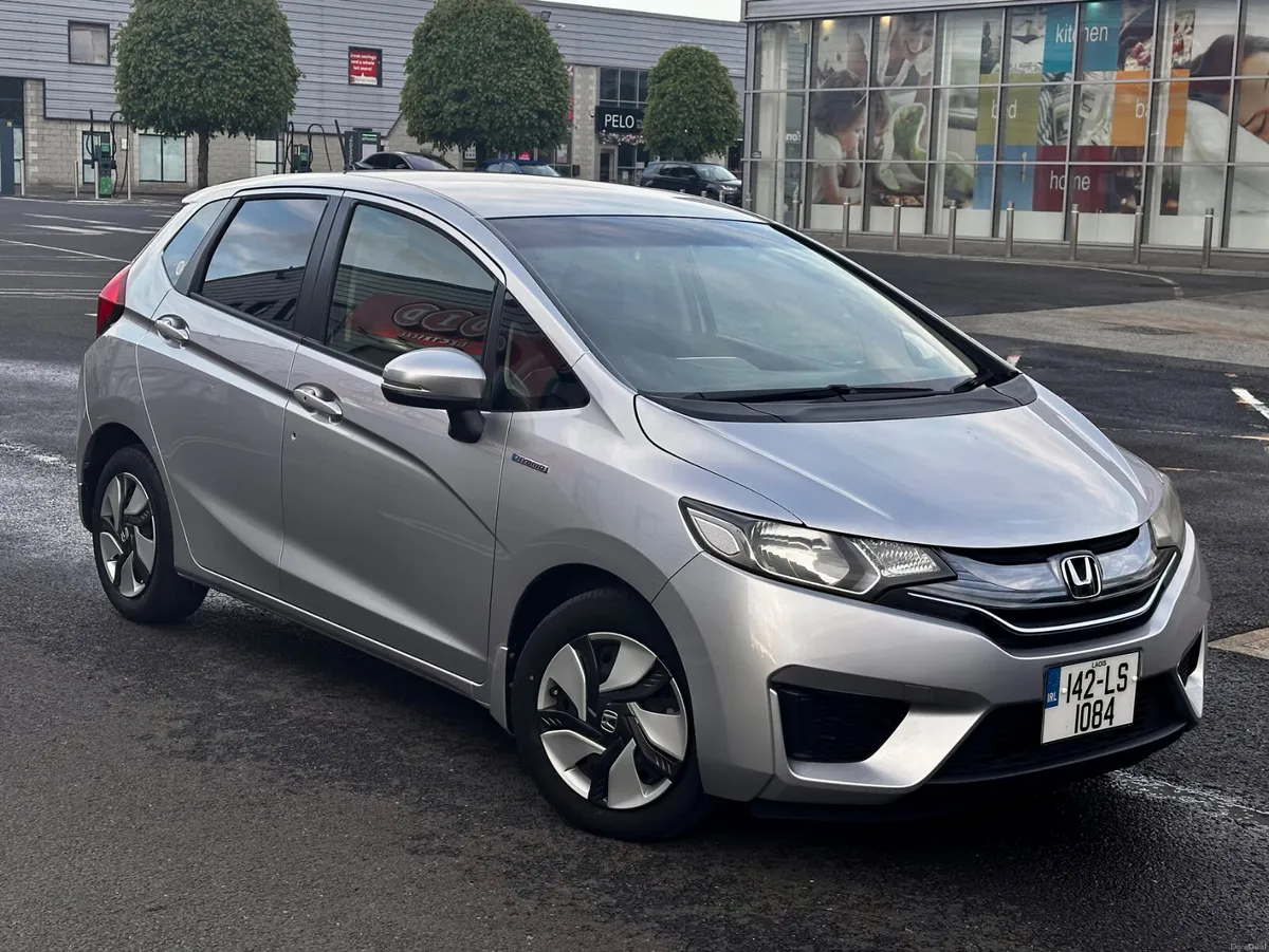❁ HONDA FIT ❁ Hybrid Automatic ❁ Low Mileage ❁ - Image 4