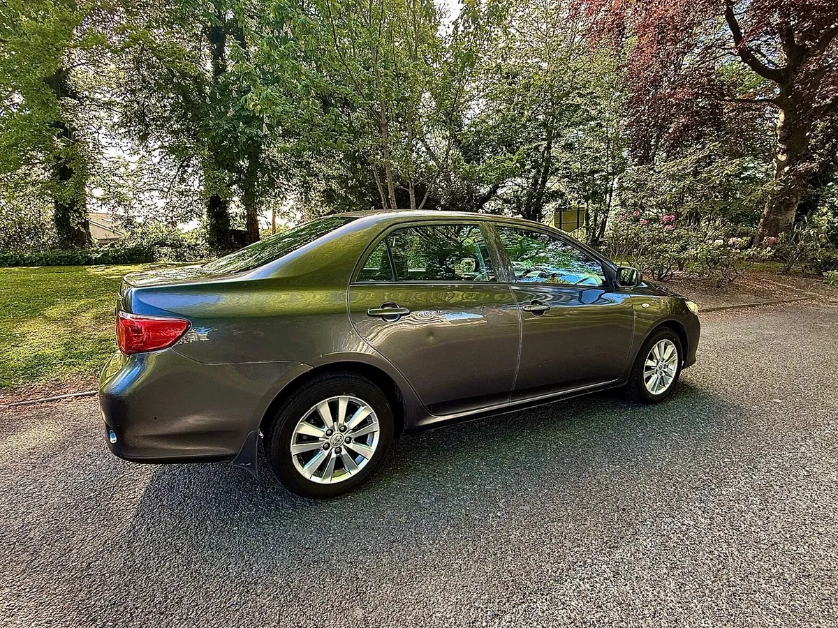 Corolla - LOW KMS (103) - Image 4