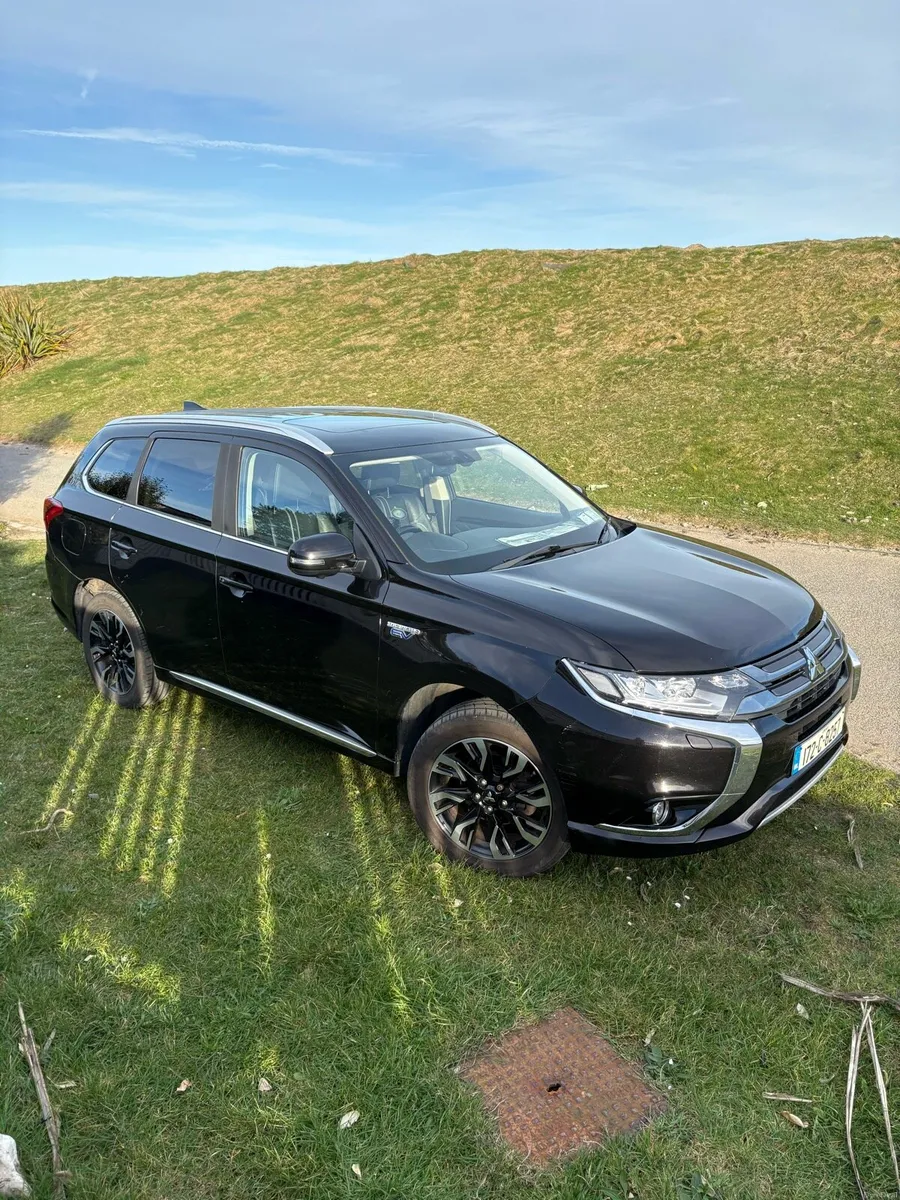 Mitsubishi out lander - Image 1