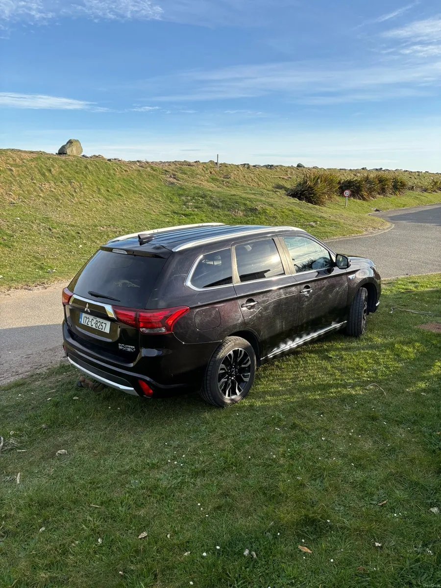 Mitsubishi out lander - Image 3