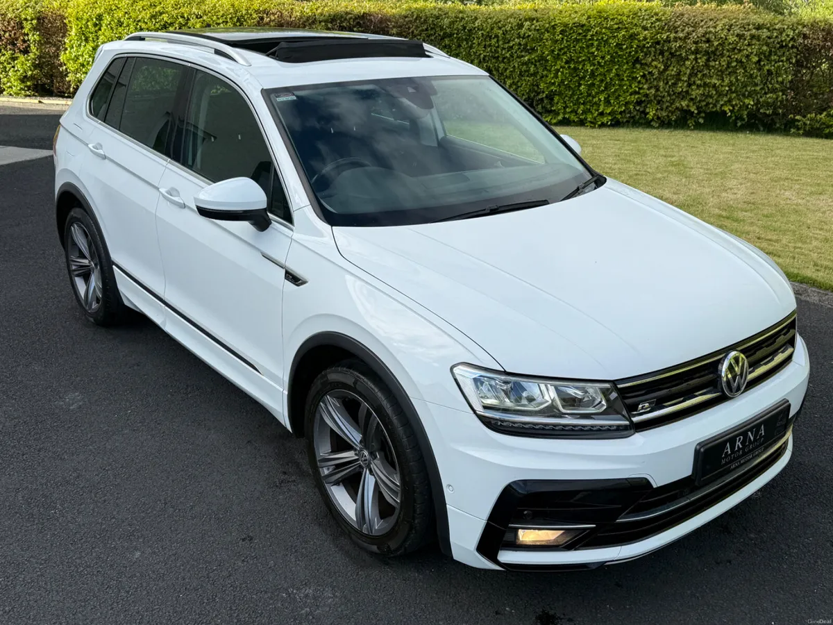 2019 Volkswagen Tiguan R-Line Panoramic Sunroof - Image 3
