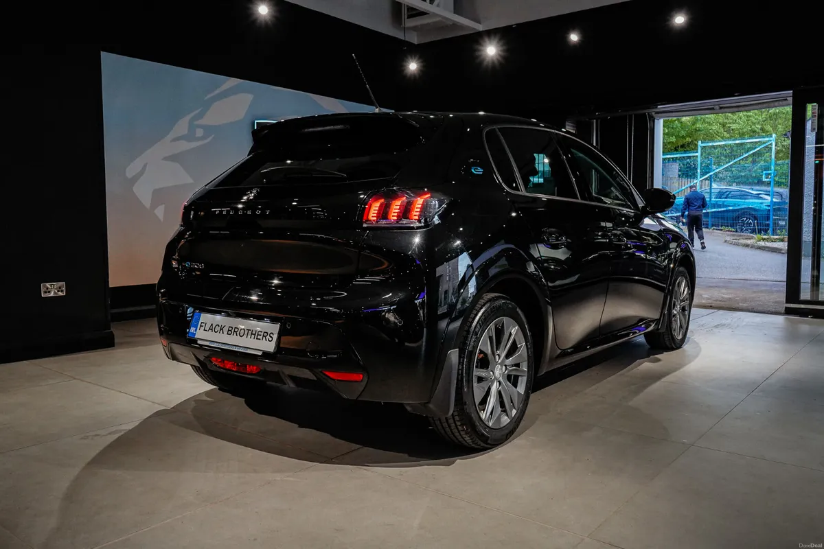 2023 Peugeot E-208 Allure Pack Electric 136bhp - Image 6