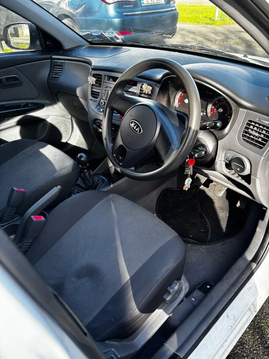 Kia Rio - Image 4