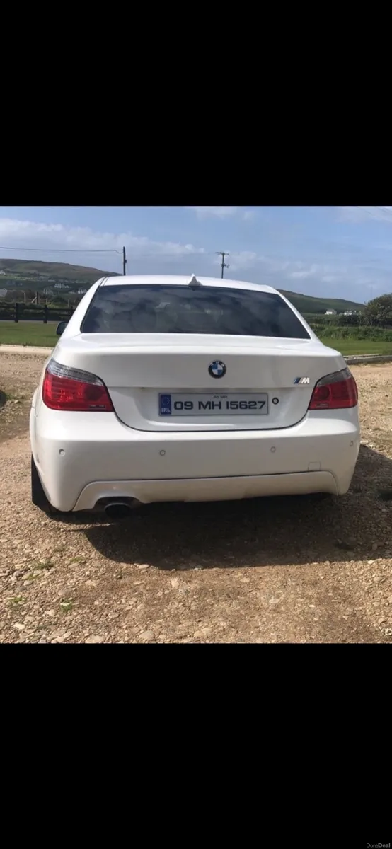 BMW 5-Series 2009 - Image 2